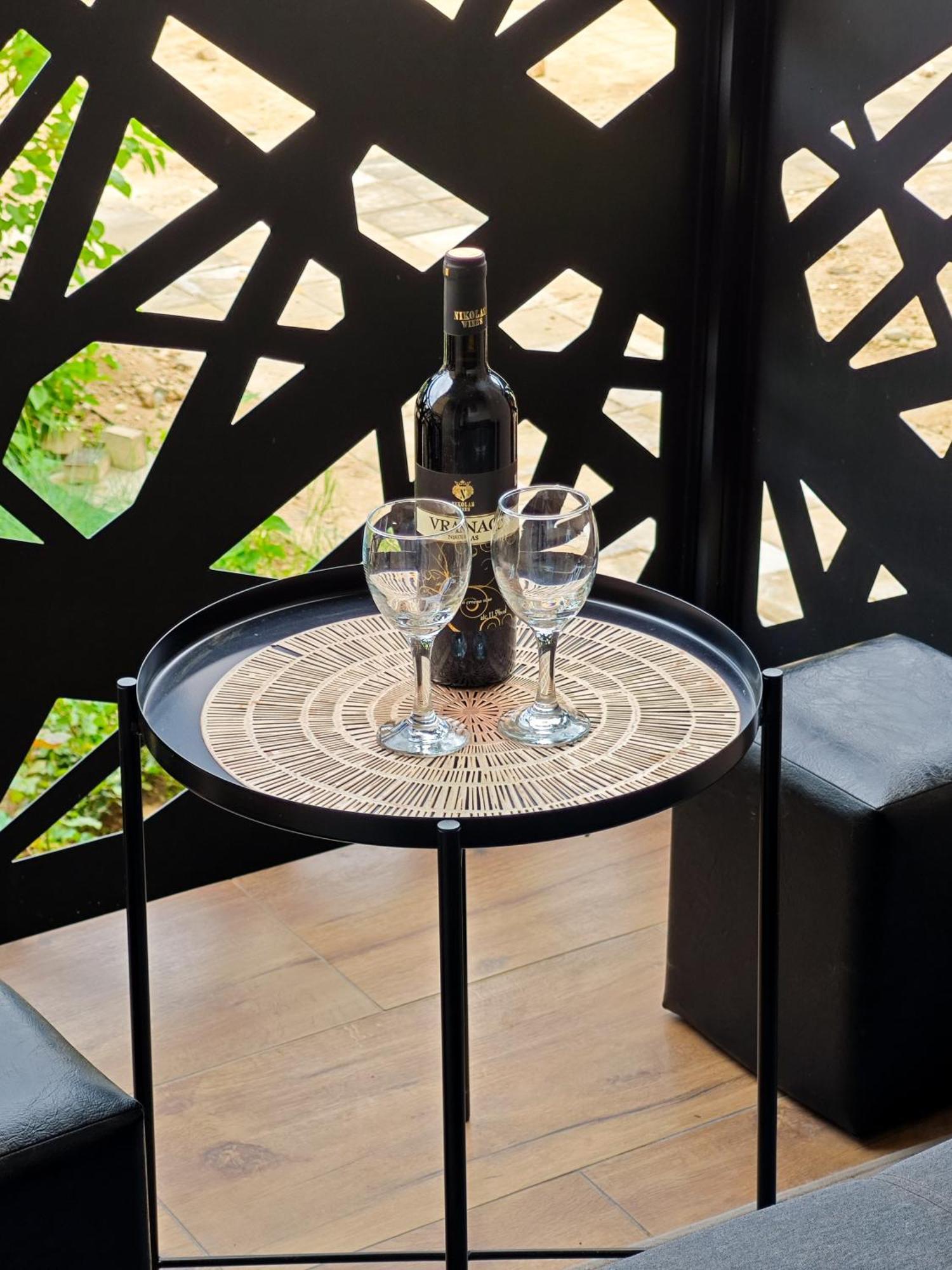 Apartman Julija Donji Milanovac Exterior foto