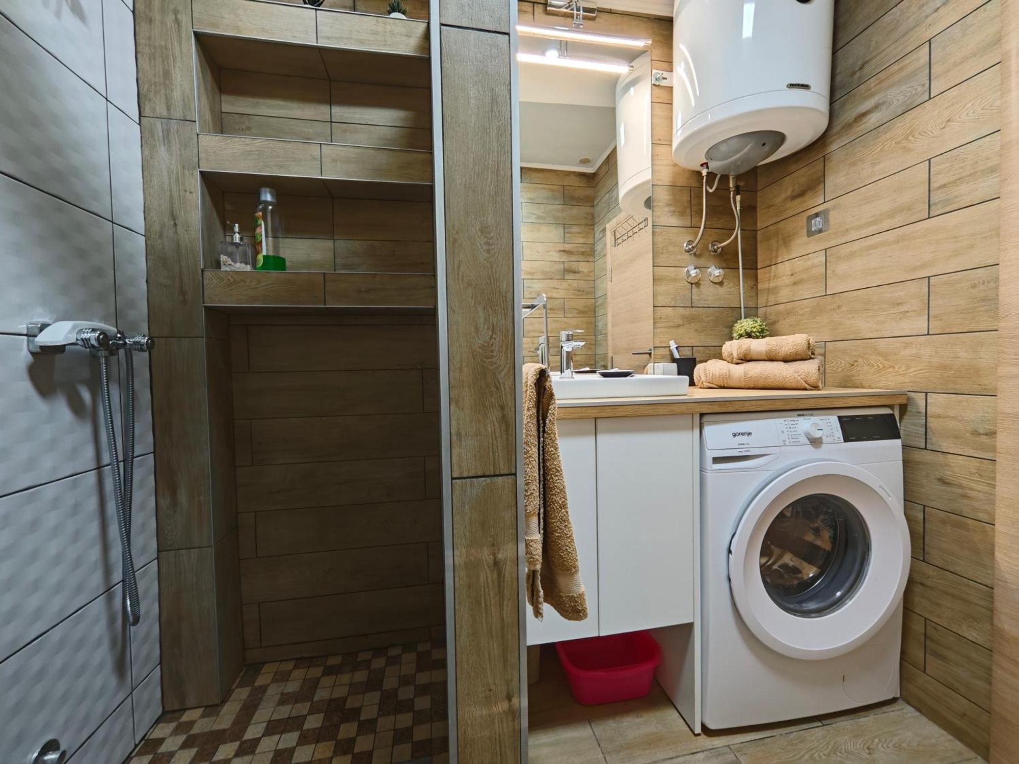 Apartman Julija Donji Milanovac Exterior foto