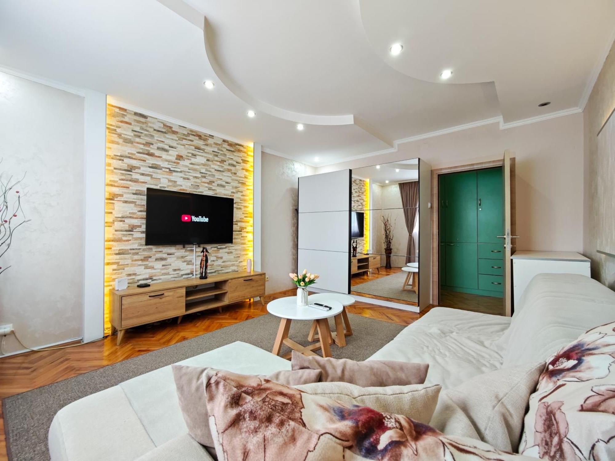 Apartman Julija Donji Milanovac Exterior foto