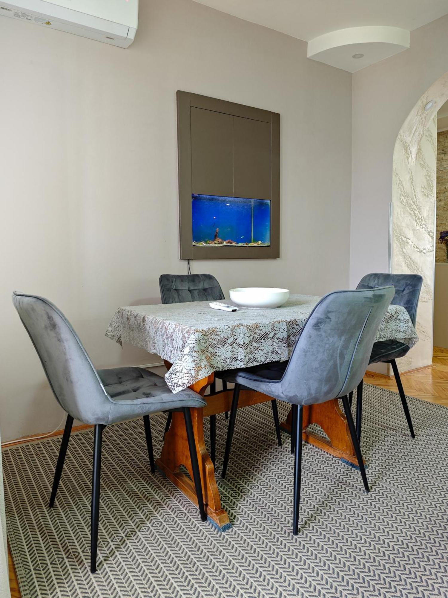 Apartman Julija Donji Milanovac Exterior foto