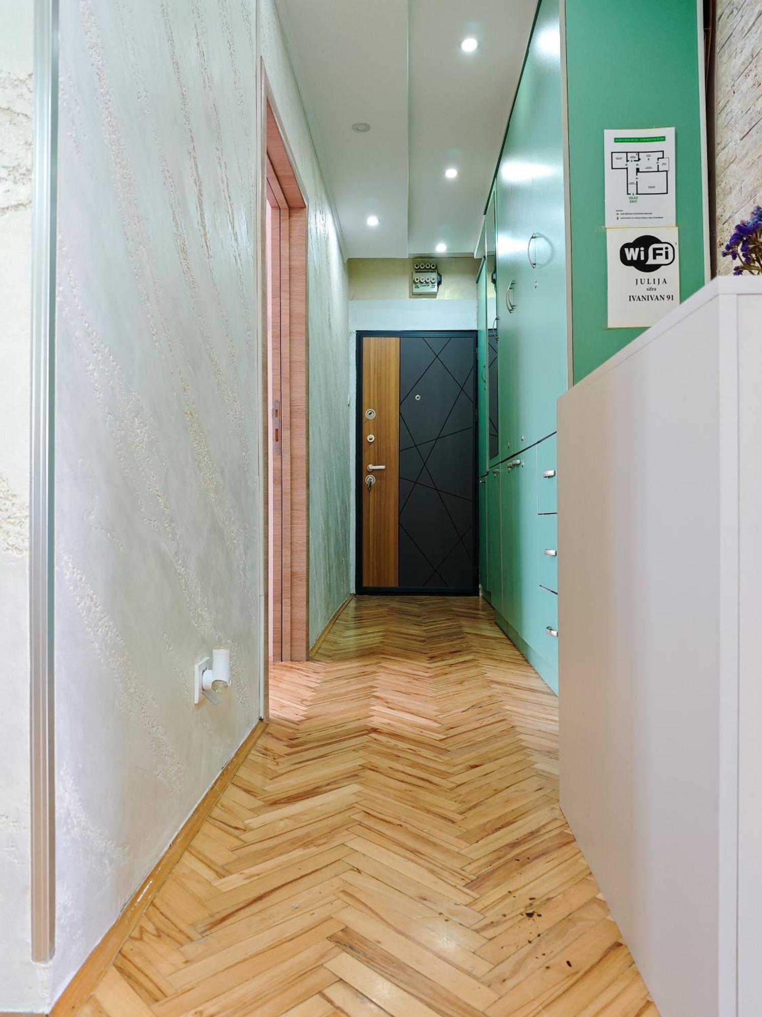 Apartman Julija Donji Milanovac Exterior foto
