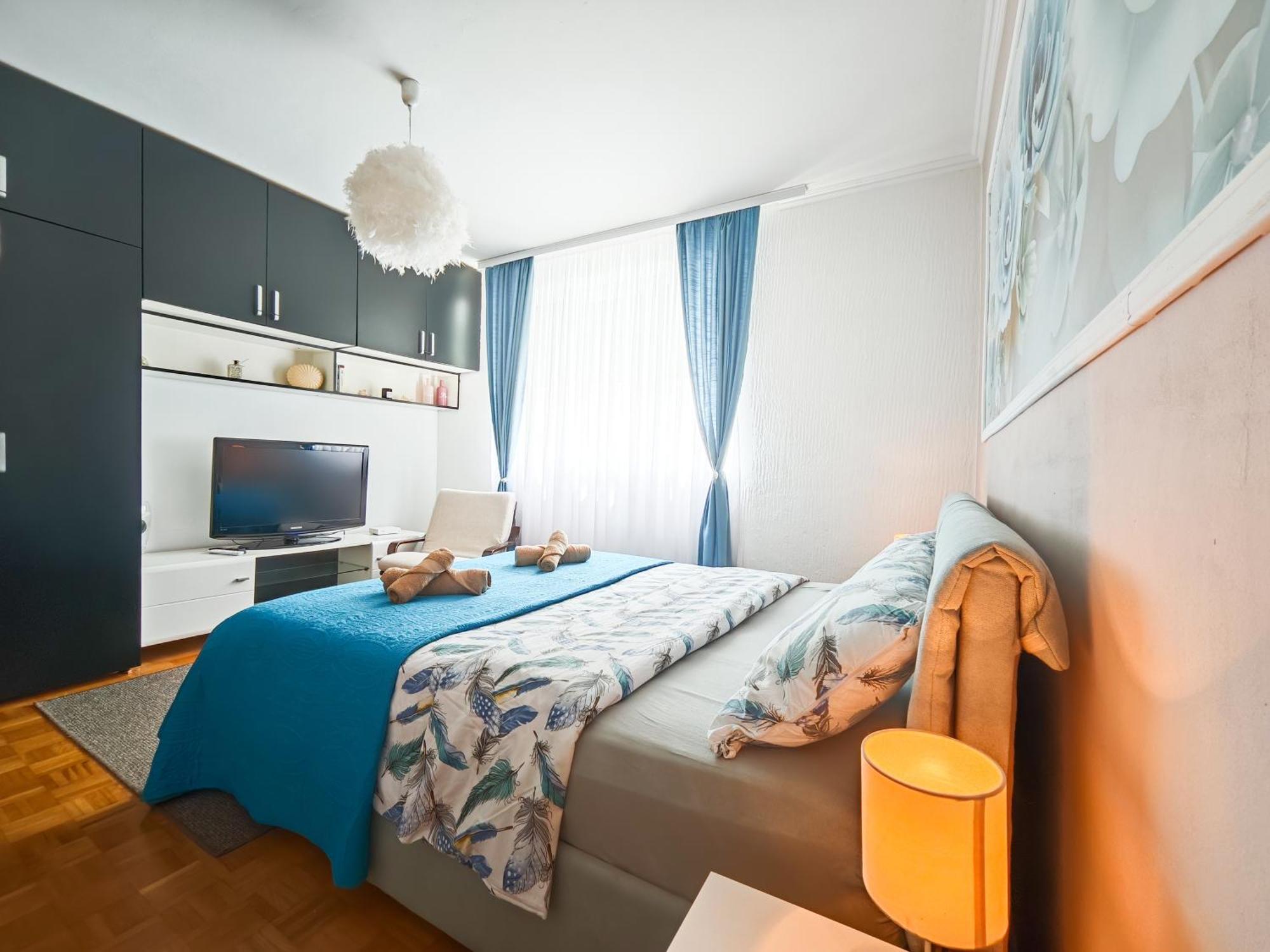 Apartman Julija Donji Milanovac Exterior foto