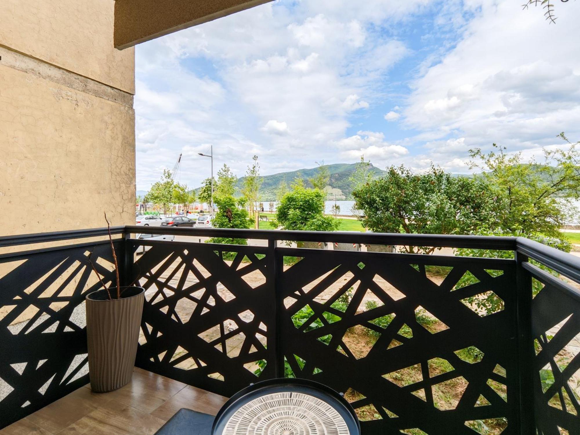 Apartman Julija Donji Milanovac Exterior foto